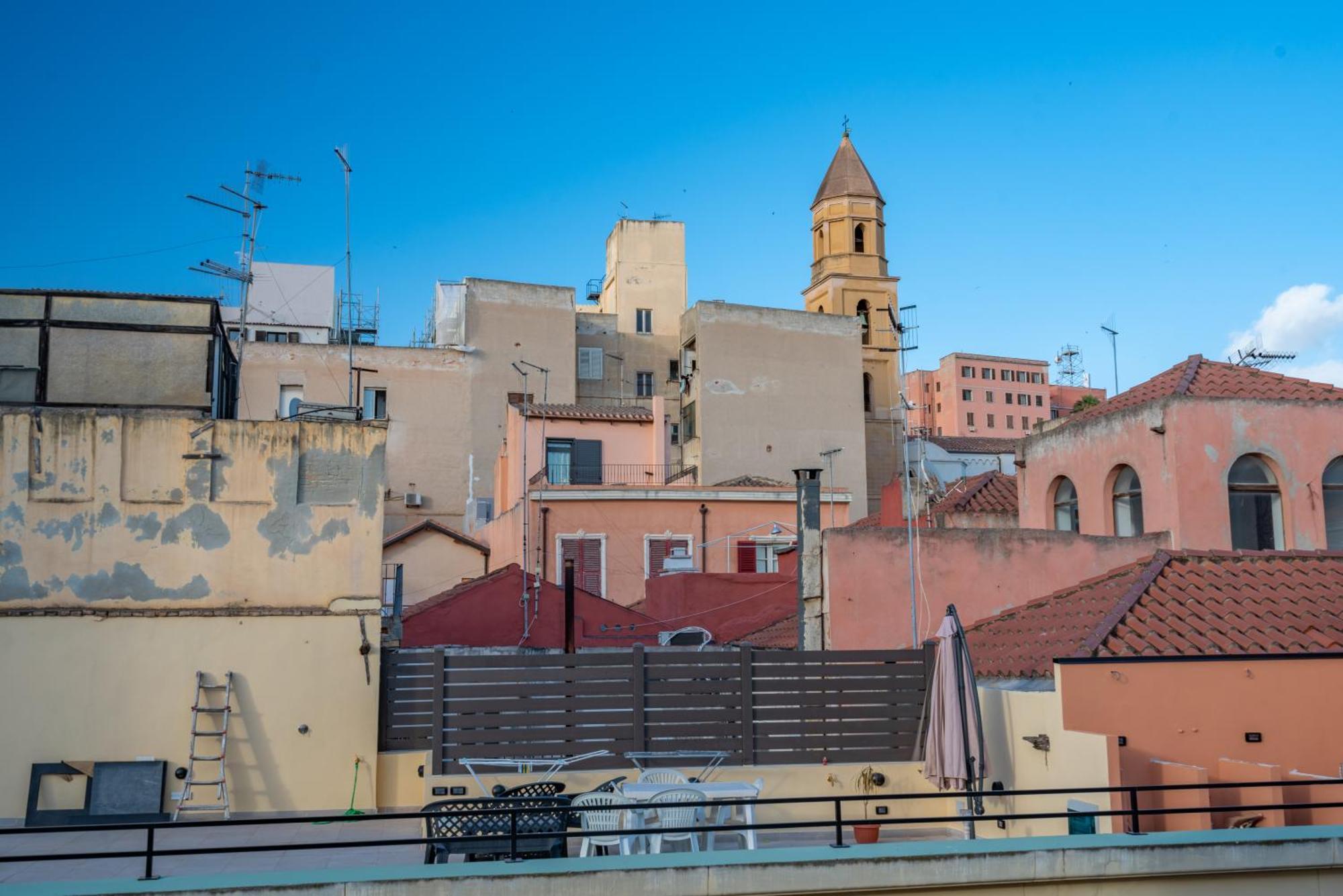 Perle Gemelle In Marina Apartment Cagliari Exterior photo